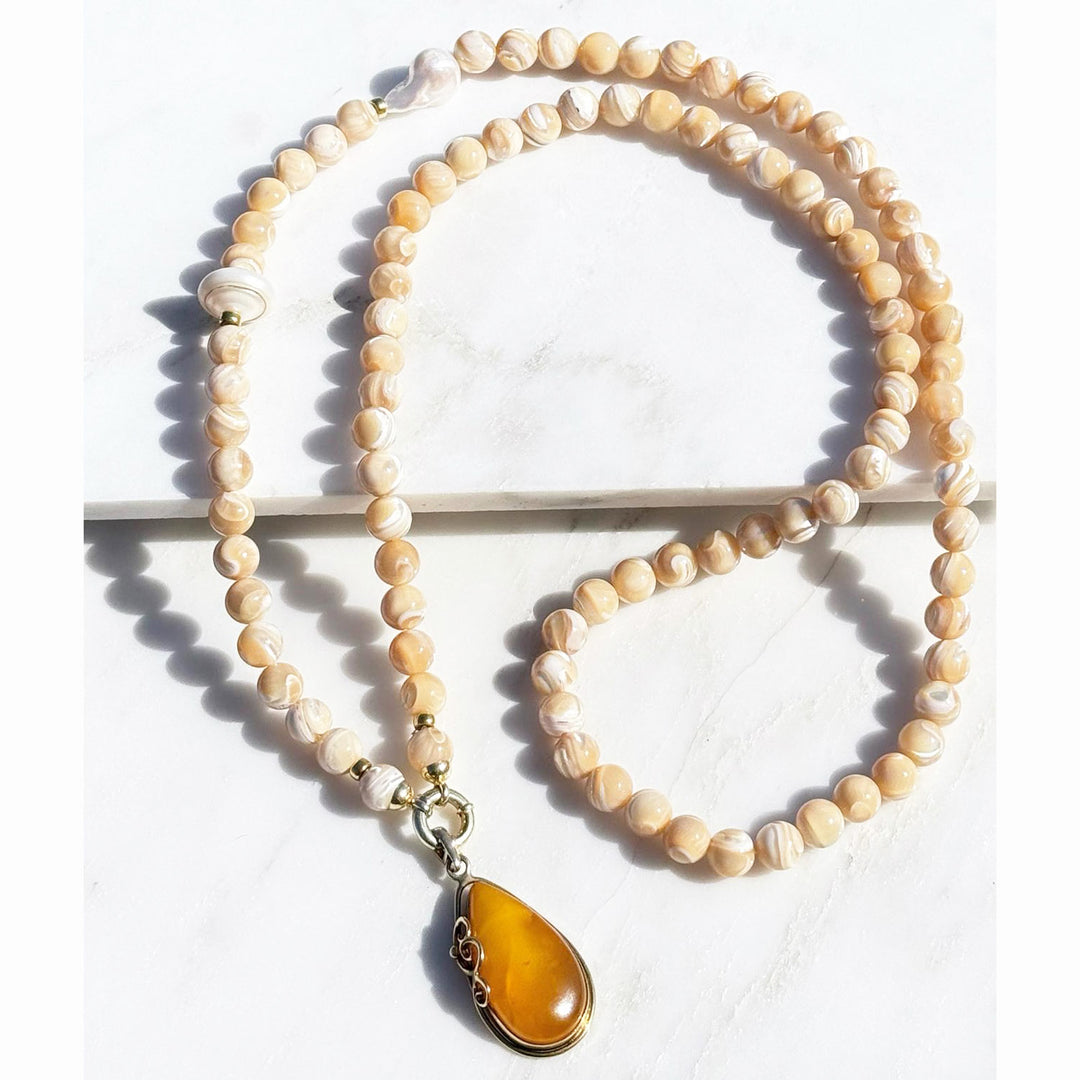 Isadora XL Necklace, Mother-of-Pearl & Amber, Gold-Plated Silver