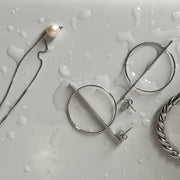 Pearl In The Center Silver Necklace