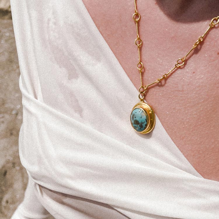 Take Me to Curaçao Necklace in Gilded Silver