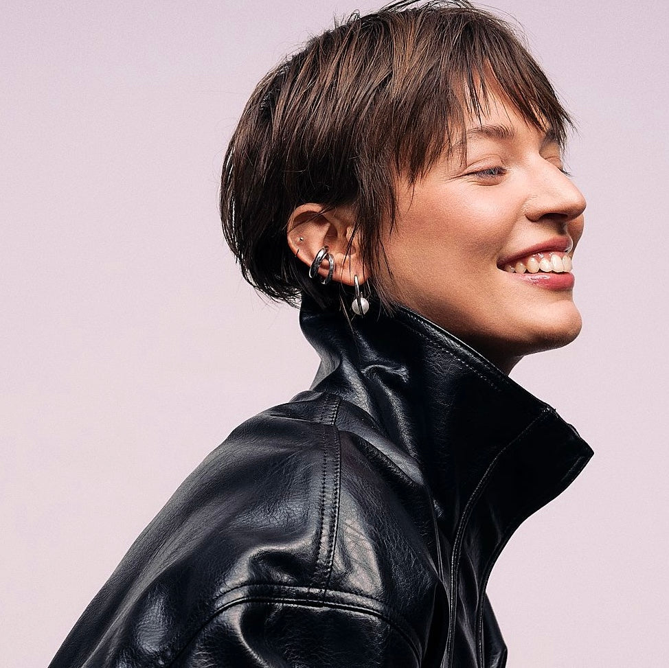 Cercei Okonedo Pearl Hoops, Argint