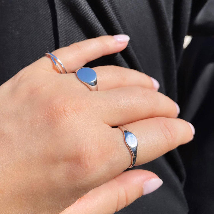 Plain Round Signet Ring in Silver